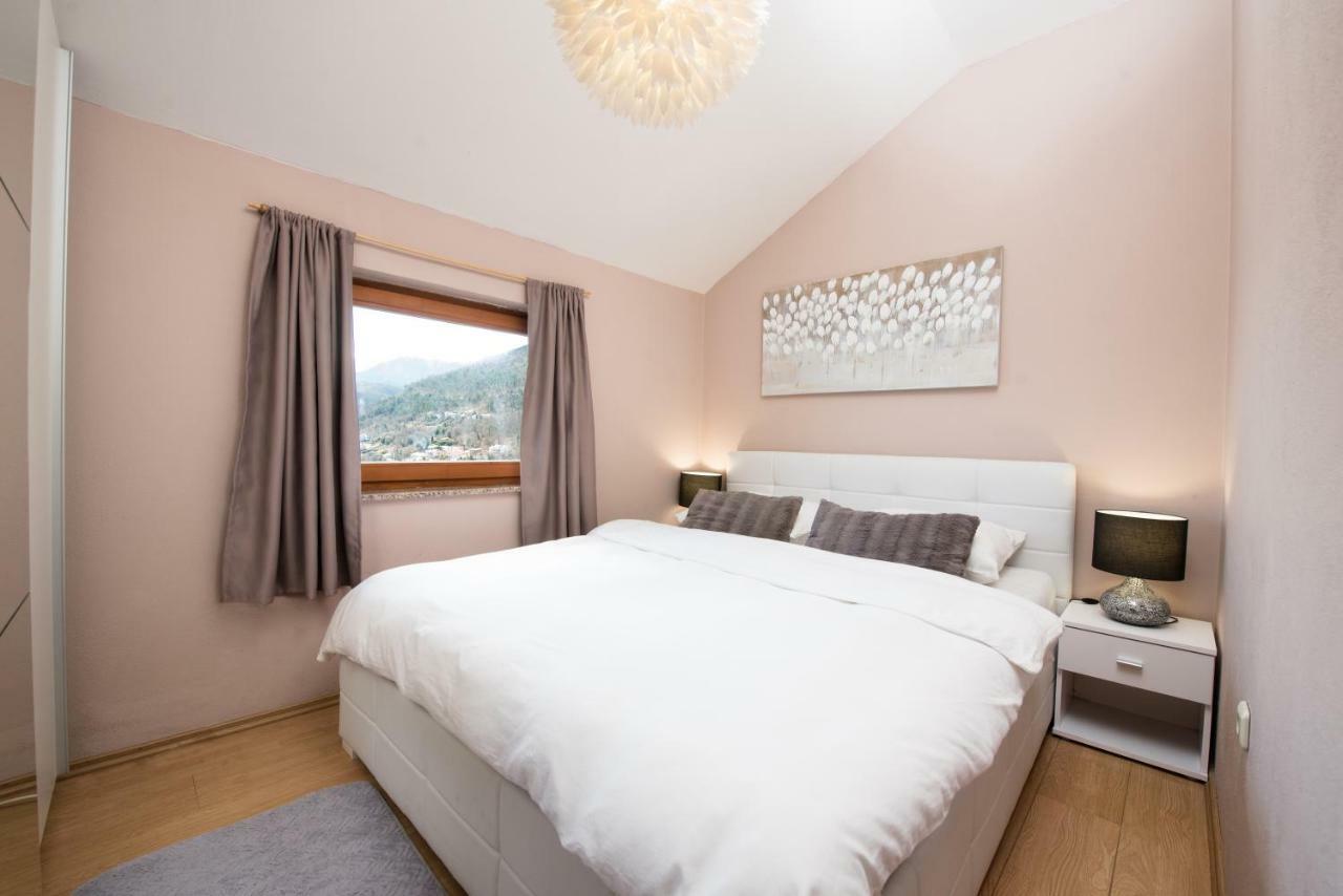Lola Apartment Veprinac Eksteriør billede