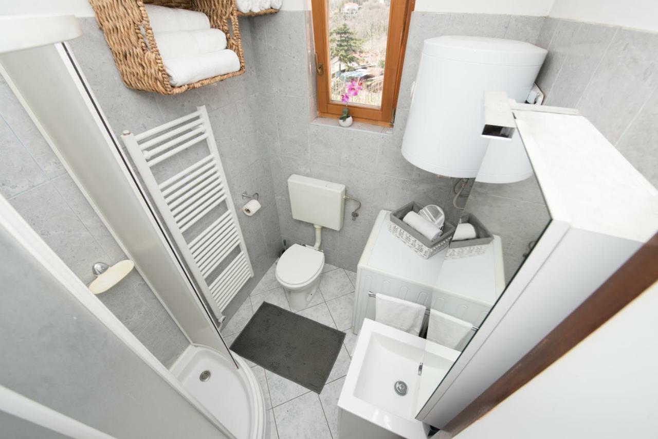 Lola Apartment Veprinac Eksteriør billede