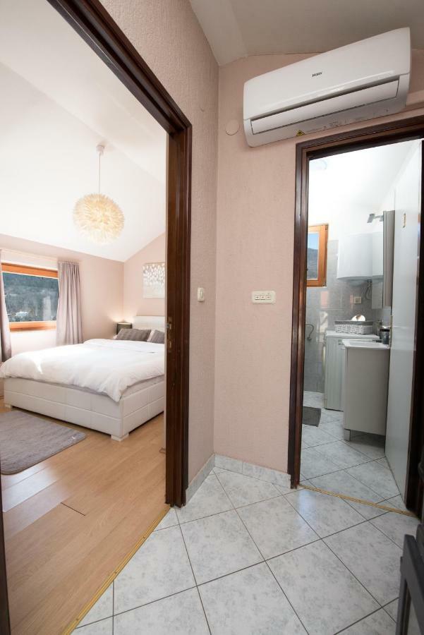 Lola Apartment Veprinac Eksteriør billede